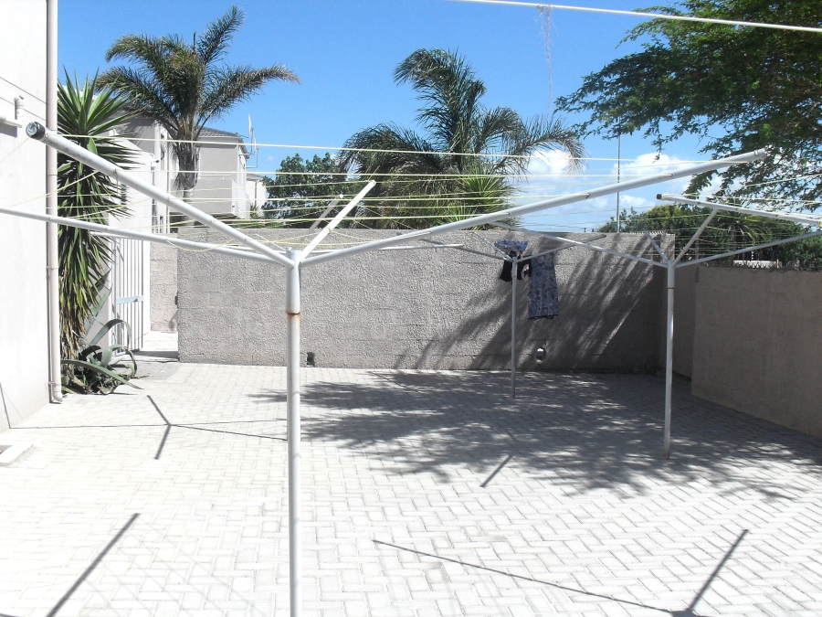 1 Bedroom Property for Sale in Bothasig Western Cape